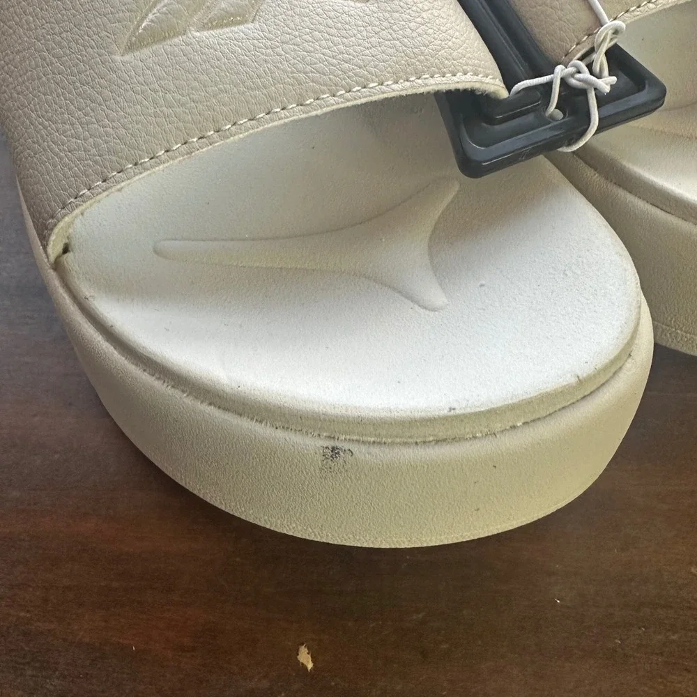 Reebok description or slides
